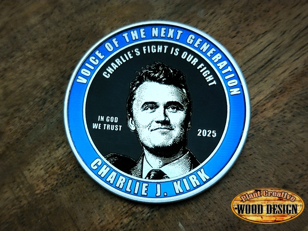 40mm Charlie Kirk Memorial Challenge Coin.  3mm thick and comes with a clear acrylic protective capsule to store/display it in.  